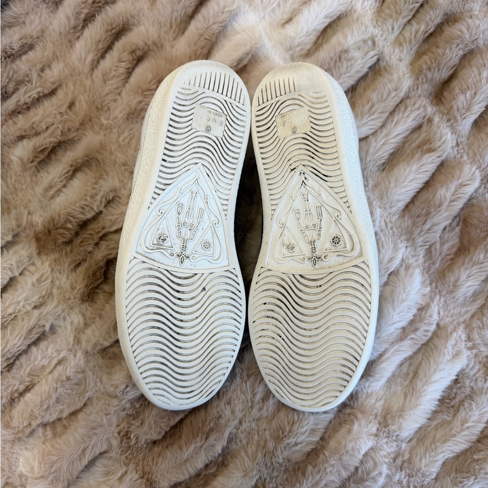 Women's Gucci Ace sneaker with bee
Size 36 US 6 - Picture 7 of 12